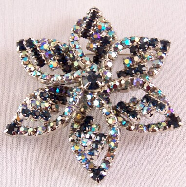 SJ96 Hobe blue star pin